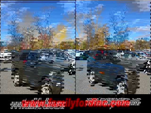 Certified 2022 Ford Explorer XLT w/ Equipment Group 202A image 5