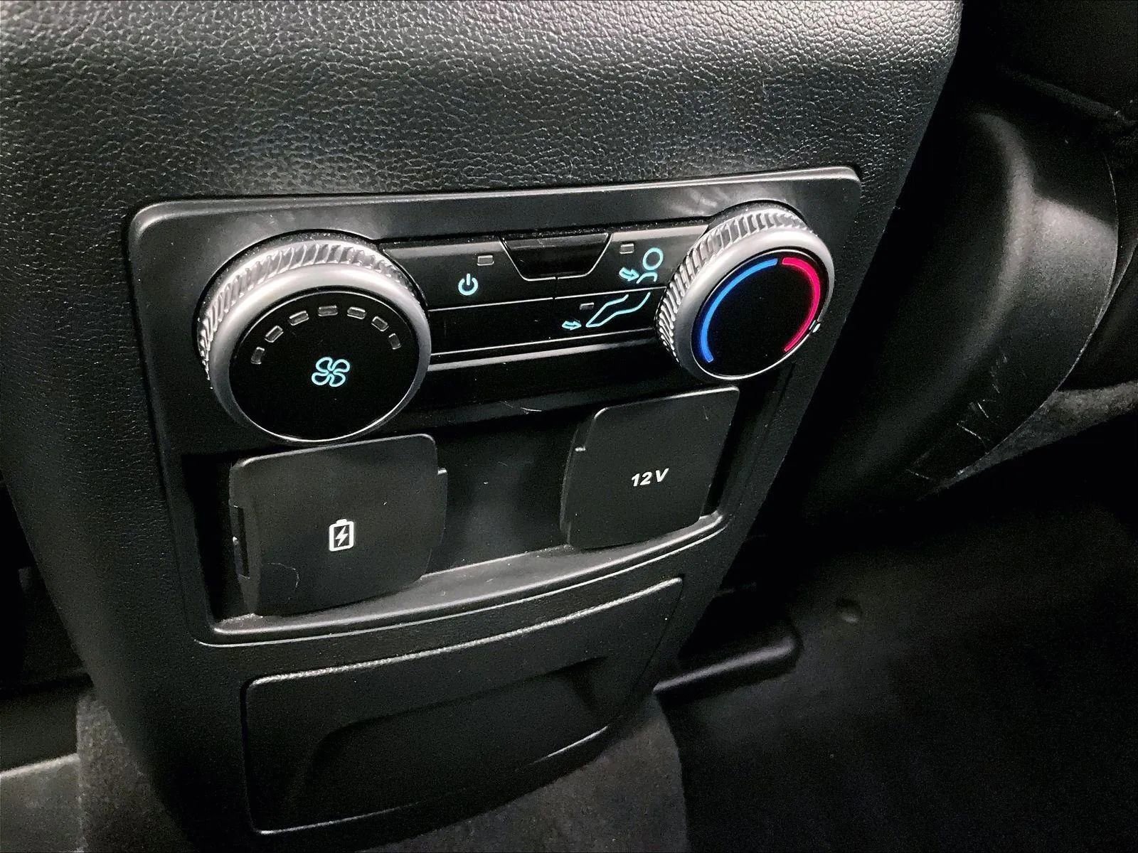 Certified 2022 Ford Explorer XLT w/ Equipment Group 202A image 33