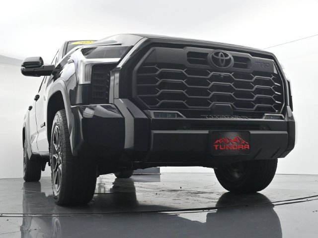 Used 2025 Toyota Tundra Limited w/ TRD Off-Road Package AWD/4WD image 39