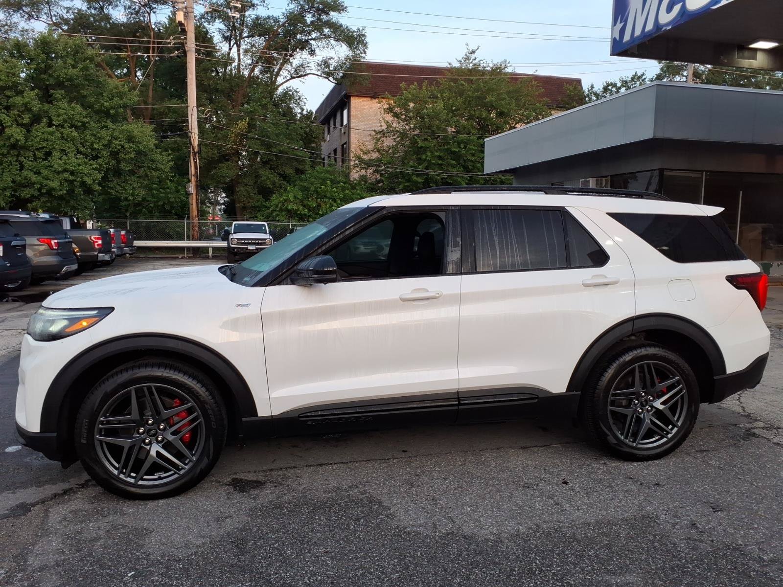 Certified 2025 Ford Explorer ST-Line w/ Premium Package AWD/4WD image 6