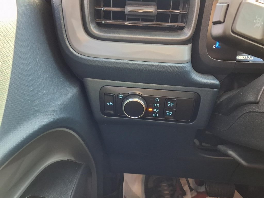 Certified 2025 Ford Maverick XL w/ Equipment Group 102A AWD/4WD image 21
