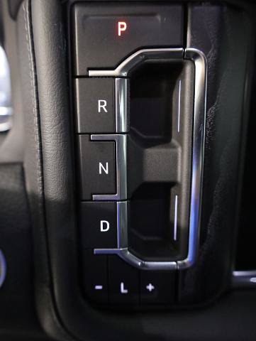 Used 2024 GMC Yukon XL Denali AWD/4WD image 18