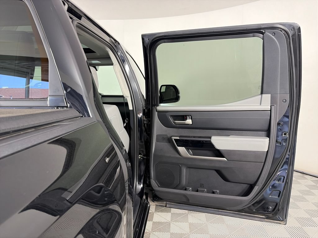 Used 2024 Toyota Tundra Limited AWD/4WD image 28