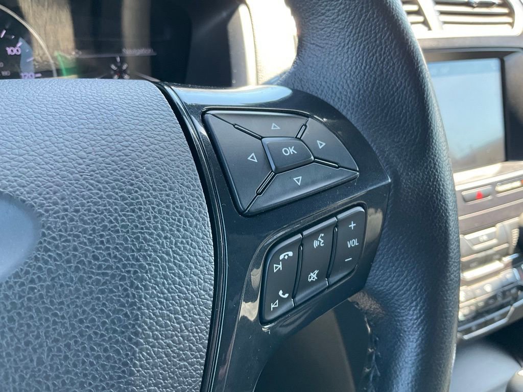 Certified 2019 Ford Explorer XLT w/ Equipment Group 202A image 6