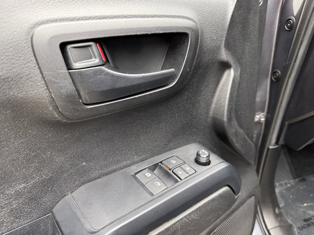 Used 2021 Toyota Tacoma SR AWD/4WD image 10