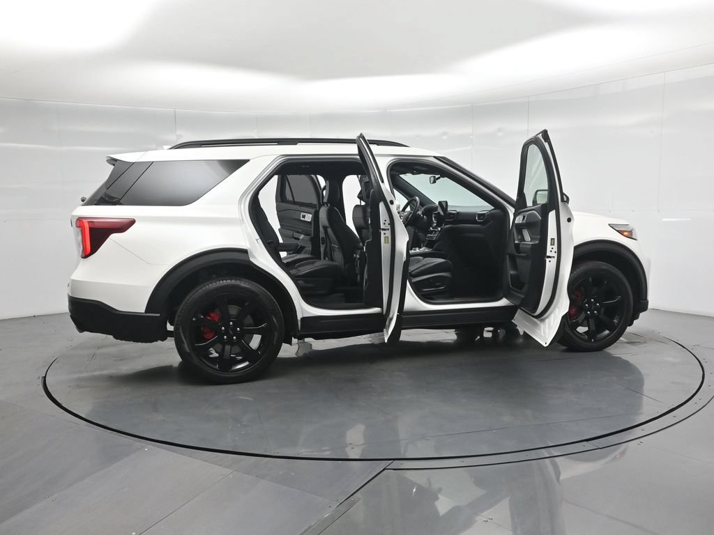 Certified 2023 Ford Explorer ST w/ Equipment Group 401A AWD/4WD image 4