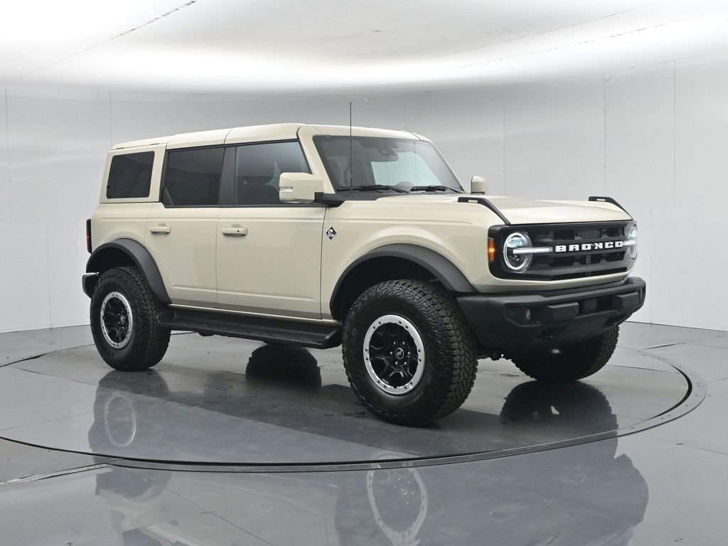 Certified 2025 Ford Bronco Outer Banks w/ Sasquatch Package AWD/4WD image 27