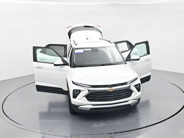 Used 2024 Chevrolet TrailBlazer LT FWD image 49