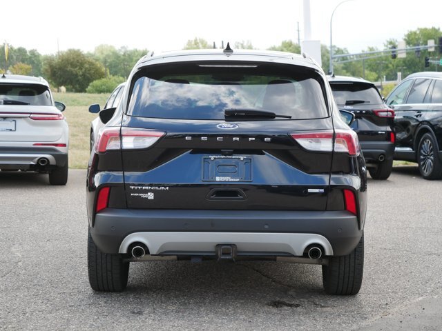 Certified 2020 Ford Escape Titanium AWD/4WD image 3