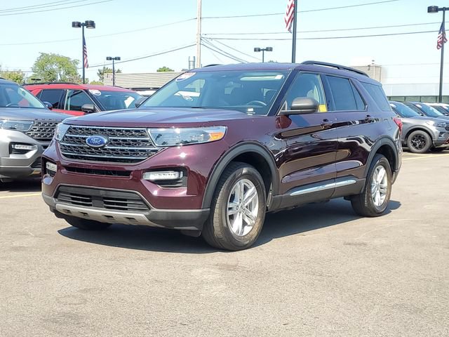 Certified 2023 Ford Explorer XLT w/ Equipment Group 202A AWD/4WD image 2