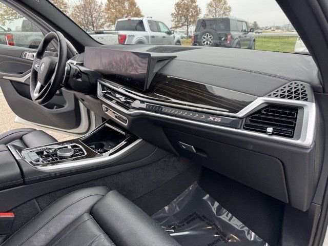 Used 2025 BMW X5 xDrive50e image 46