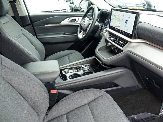 Certified 2025 Ford Explorer Active AWD/4WD image 32