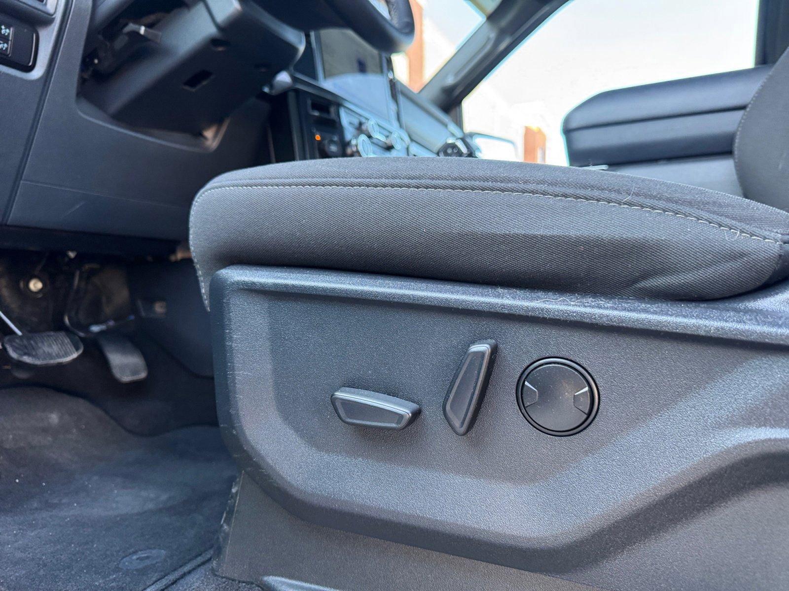 Certified 2023 Ford F150 XLT w/ Equipment Group 302A High image 21