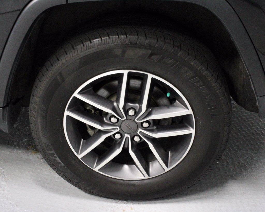 Used 2021 Jeep Grand Cherokee Limited AWD/4WD image 18