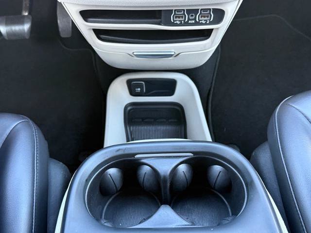 Used 2023 Chrysler Pacifica Touring-L FWD image 19