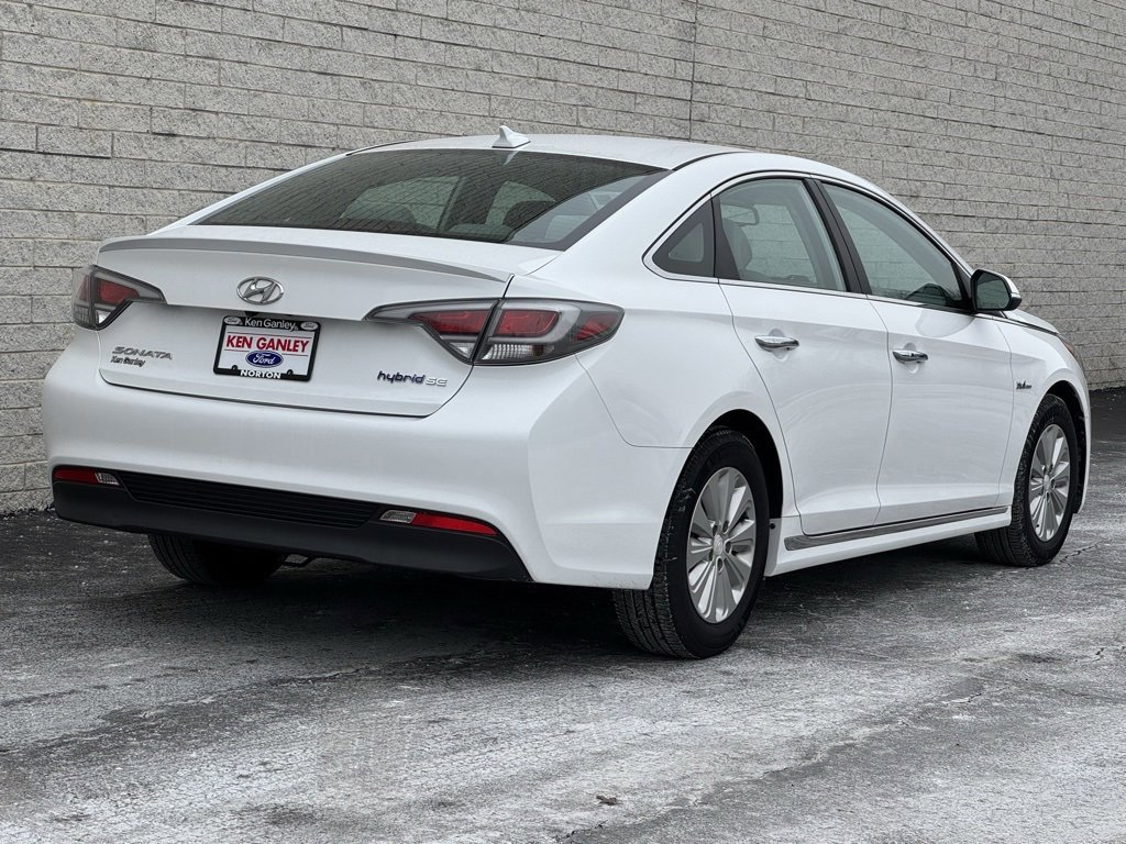 Used 2017 Hyundai Sonata SE image 3