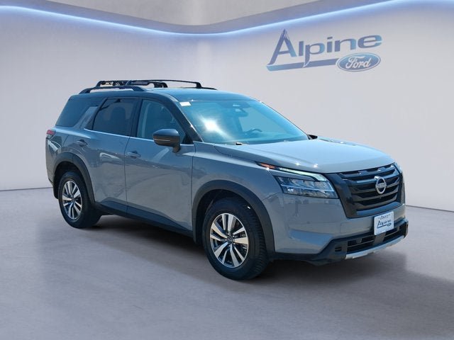 Used 2023 Nissan Pathfinder SL w/ Black Appearance Package AWD/4WD image 7