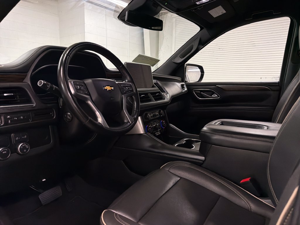 Used 2024 Chevrolet Suburban Premier RWD image 6
