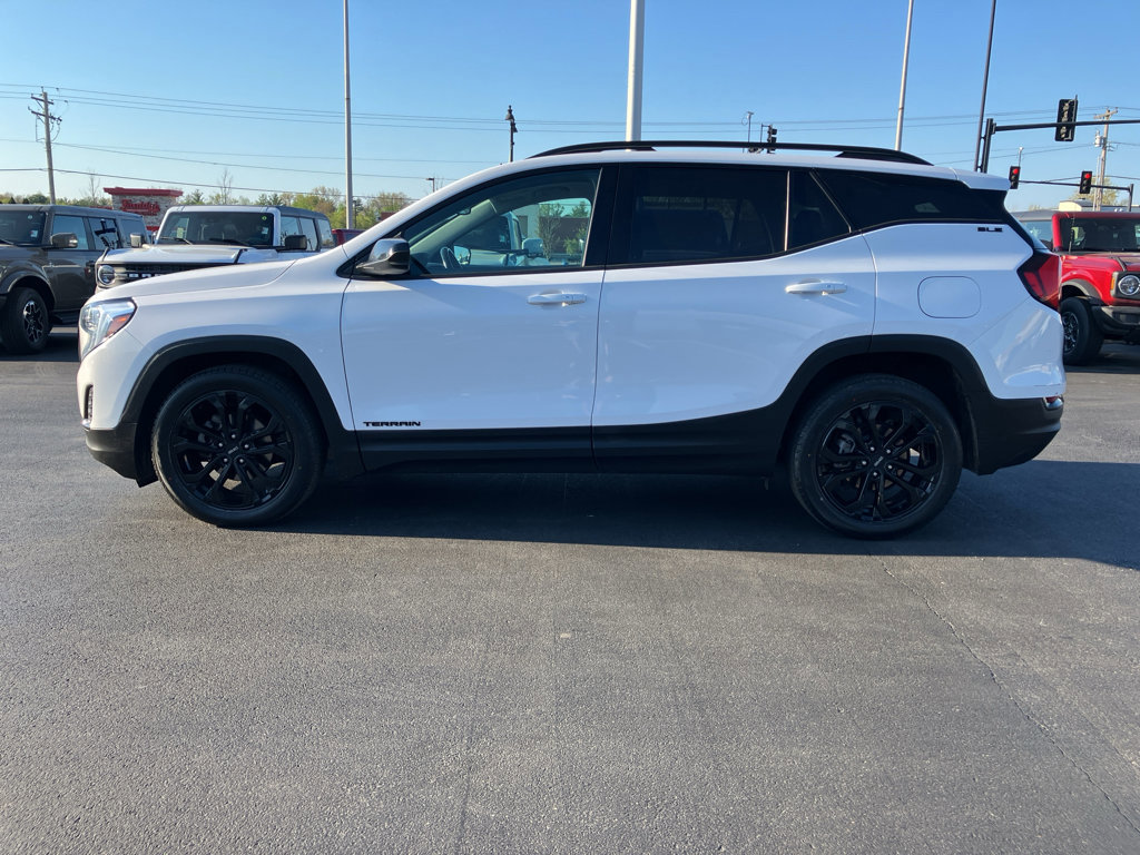 Used 2021 GMC Terrain SLE w/ Elevation Edition image 2