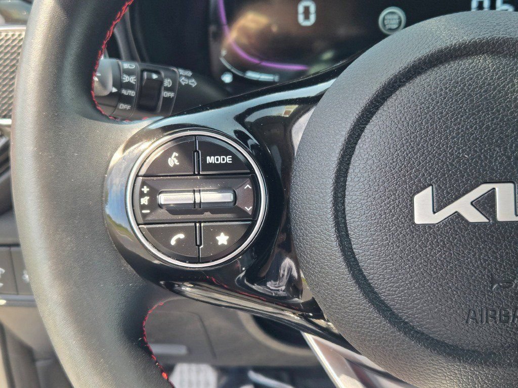 Used 2025 Kia Soul GT-Line w/ GT-Line Technology Package FWD image 28