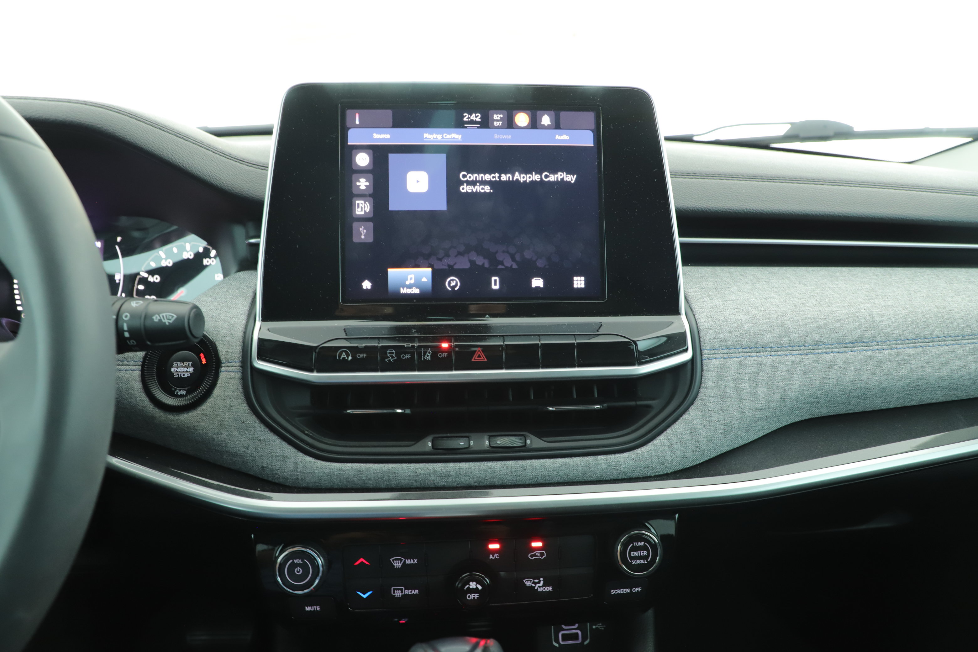 Used 2022 Jeep Compass Latitude FWD image 17