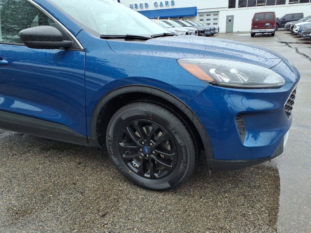Certified 2022 Ford Escape SE image 5