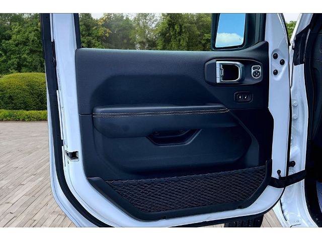 Used 2025 Jeep Wrangler Unlimited Sahara AWD/4WD image 17