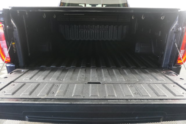 Used 2023 GMC Sierra 1500 Denali w/ Technology Package AWD/4WD image 9