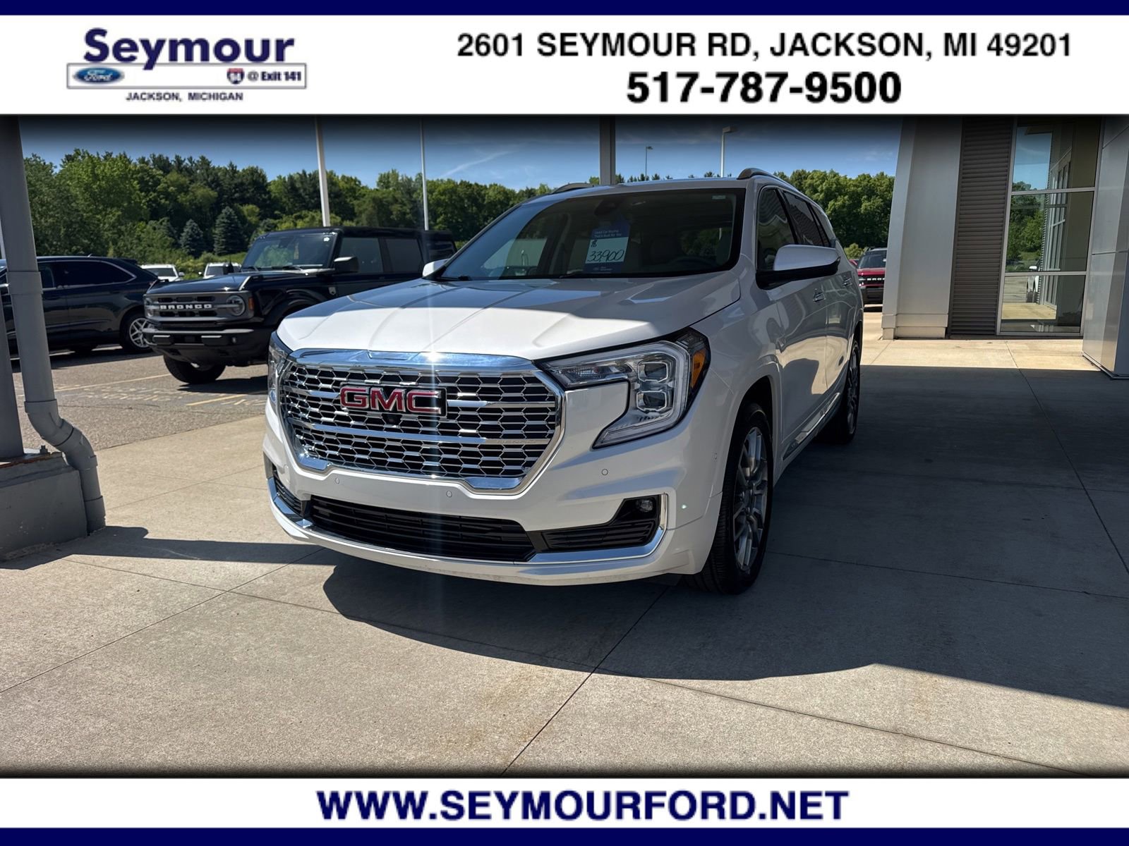 Used 2024 GMC Terrain Denali w/ Denali Premium Package AWD/4WD image 1