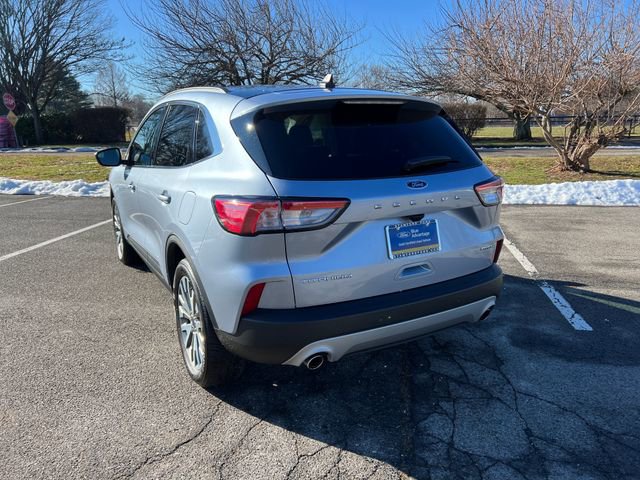 Certified 2022 Ford Escape Titanium image 8