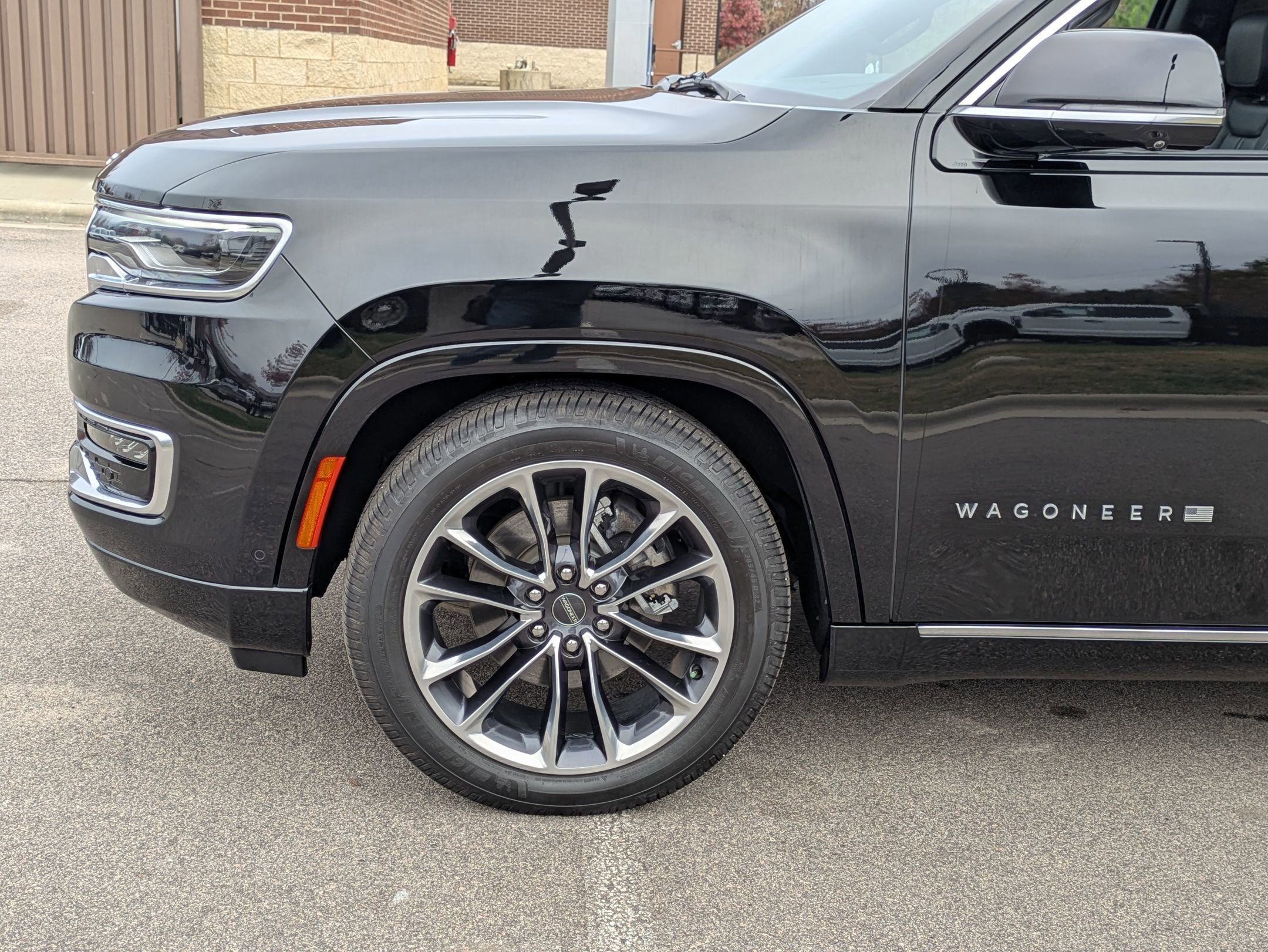 Used 2024 Jeep Wagoneer Series III w/ Premium Group I image 11