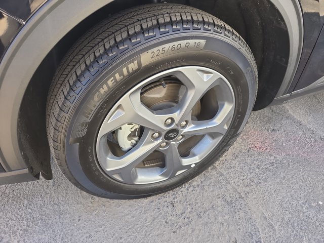 Certified 2025 Ford Escape ST-Line image 7