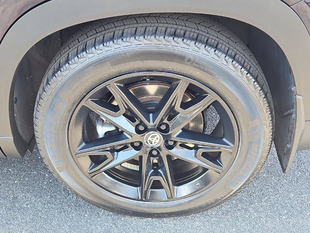 Used 2024 Toyota Grand Highlander AWD Hybrid image 32