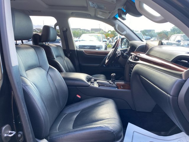 Used 2017 Lexus LX 570 4WD w/ Luxury Package image 16