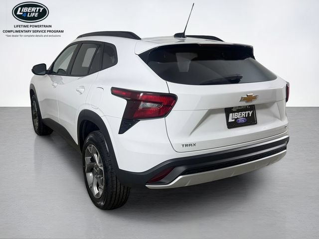 Used 2024 Chevrolet Trax LT w/ Driver Confidence Package FWD image 5