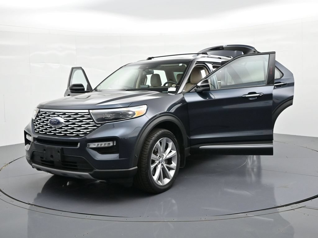 Certified 2022 Ford Explorer Platinum w/ Equipment Group 601A AWD/4WD image 34