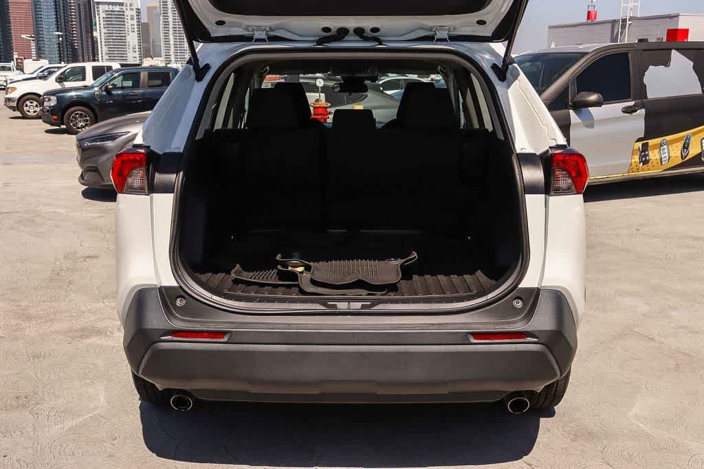 Used 2020 Toyota RAV4 LE w/ All Weather Liner Package AWD/4WD image 27