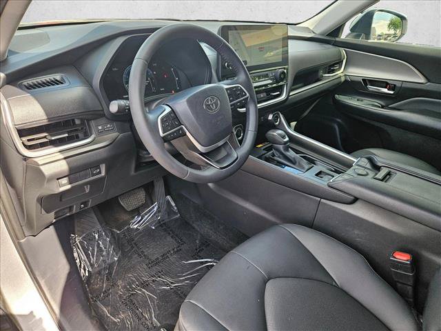 Used 2025 Toyota Grand Highlander FWD image 11