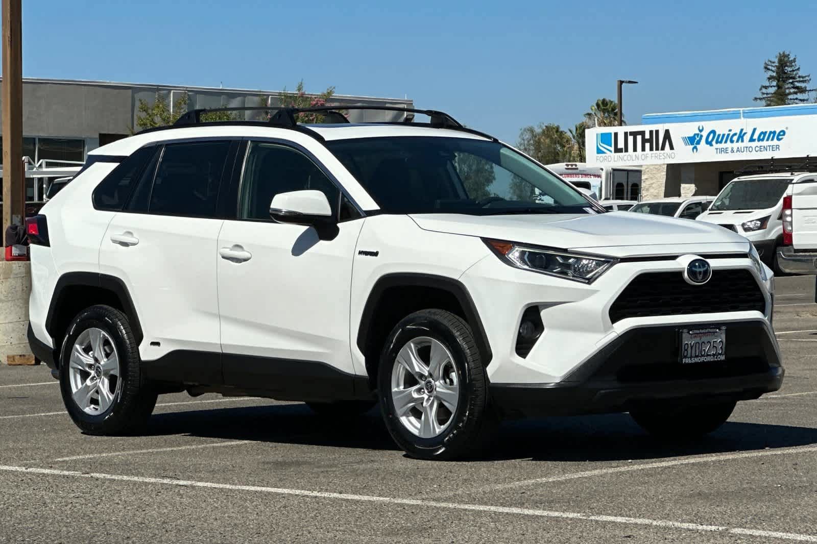 Used 2021 Toyota RAV4 XLE w/ Convenience Package AWD/4WD image 9