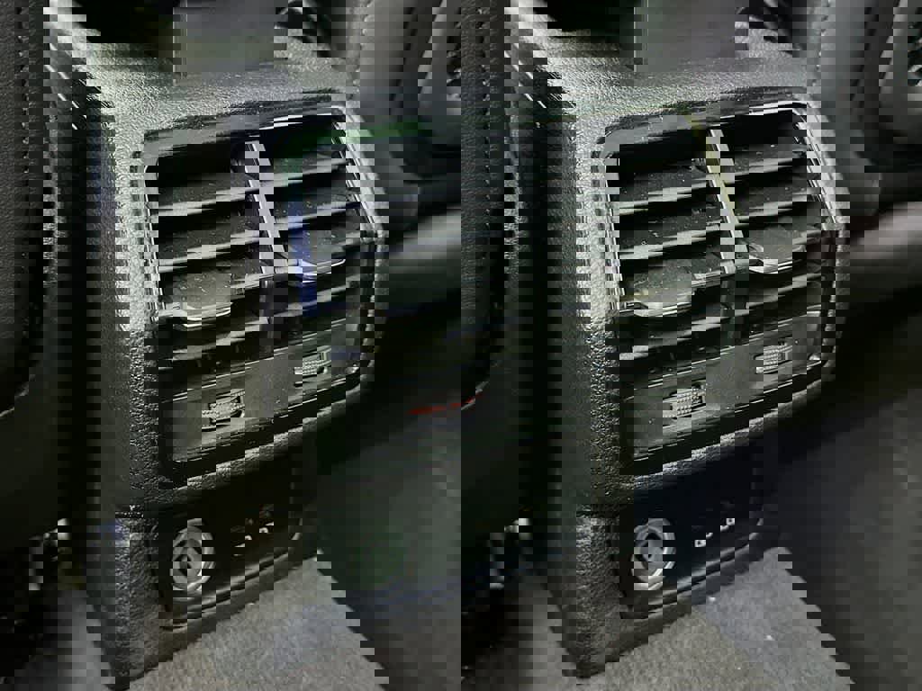 Used 2024 Audi Q3 2.0T Premium image 13