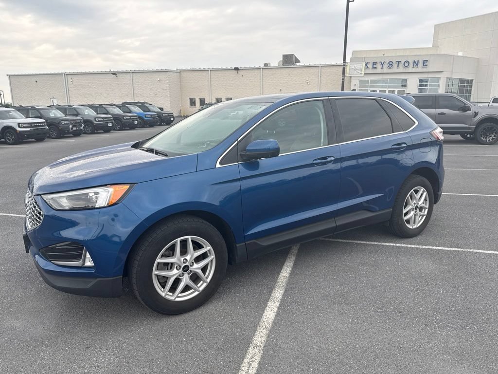 Certified 2023 Ford Edge SEL w/ Convenience Package AWD/4WD image 2