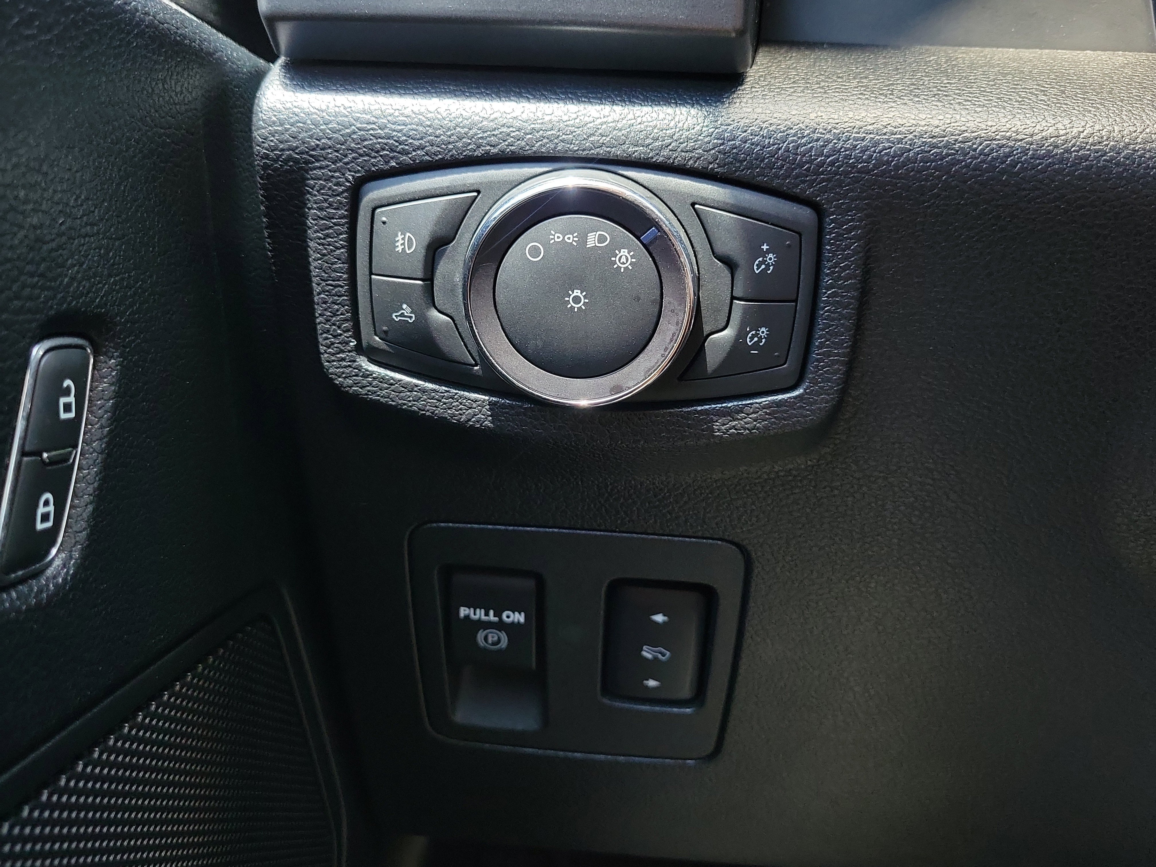 Certified 2018 Ford F150 XLT w/ Equipment Group 302A Luxury RWD image 28