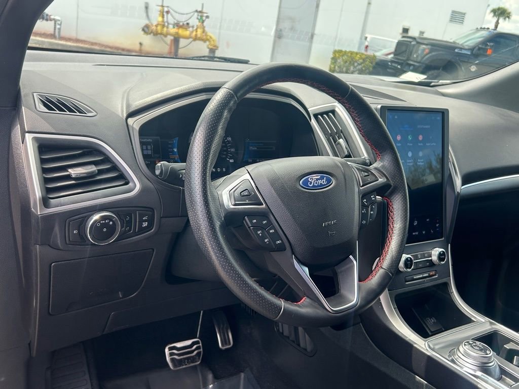 Certified 2023 Ford Edge ST-Line w/ Cargo Accessory Package image 33