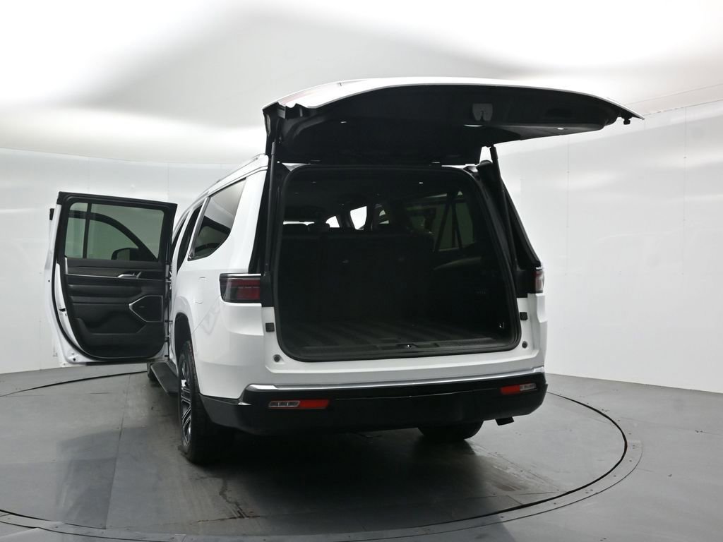 Used 2024 Jeep Wagoneer L Series II image 55