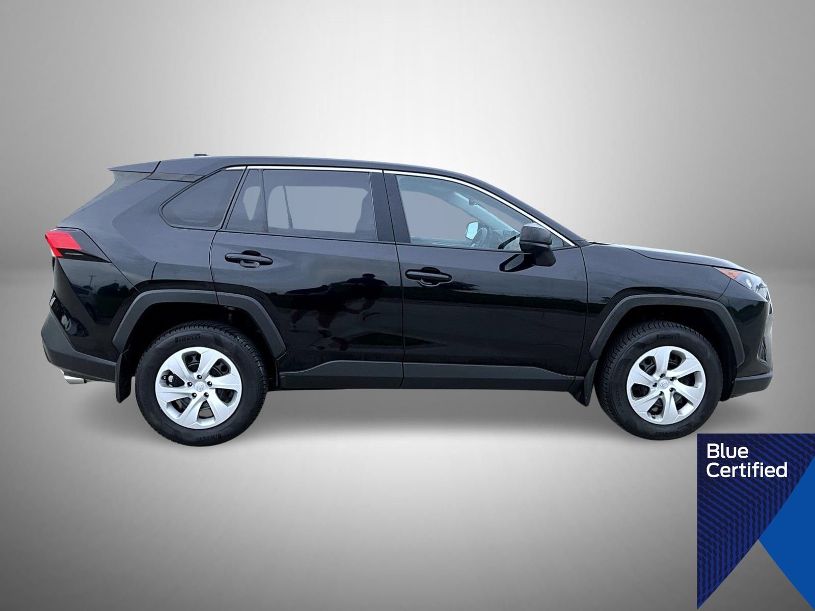 Used 2022 Toyota RAV4 LE AWD/4WD image 4