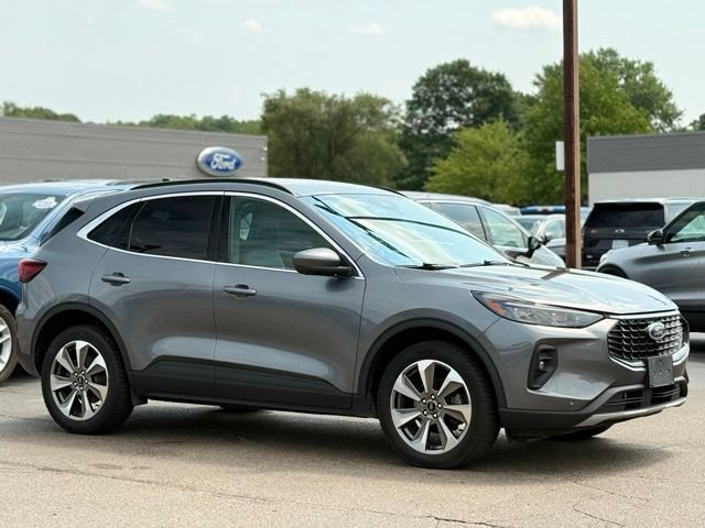 Certified 2024 Ford Escape Platinum AWD/4WD image 27