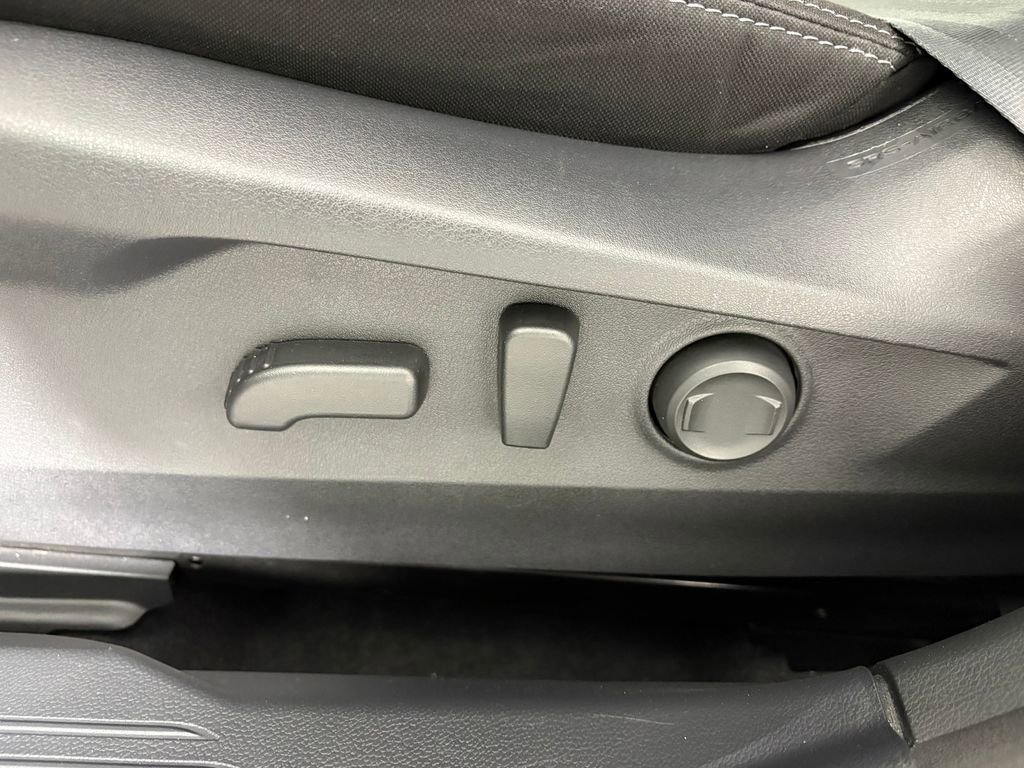 Used 2023 Subaru Outback Premium AWD/4WD image 14
