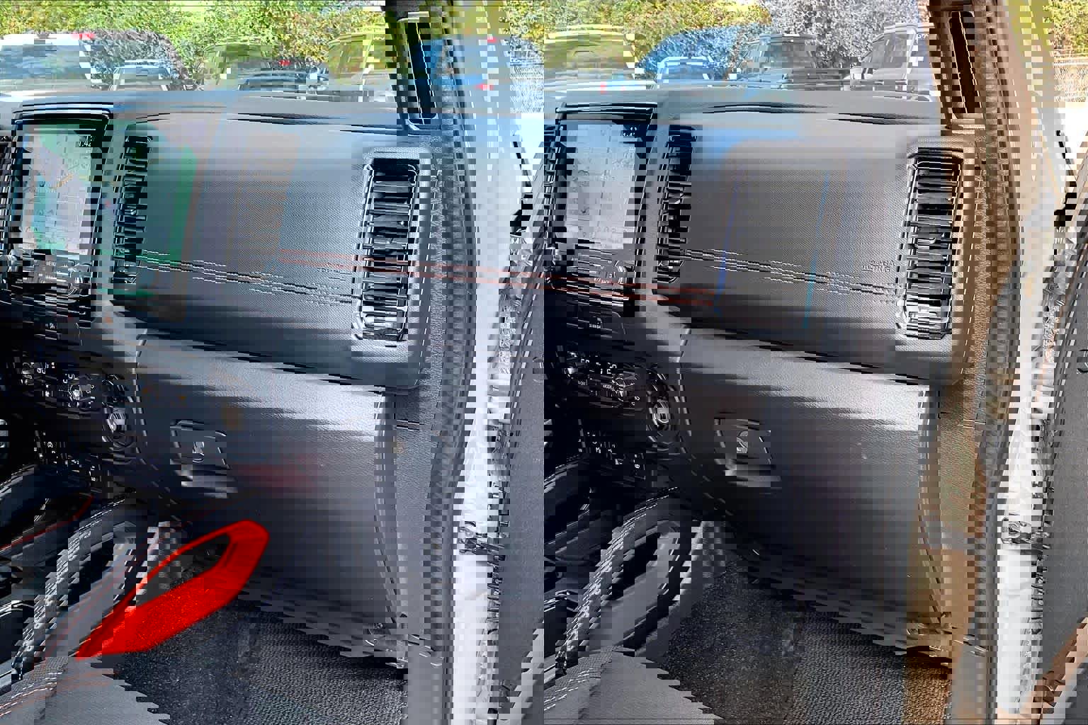 Used 2023 Nissan Frontier Pro-X w/ Pro Convenience Package image 17