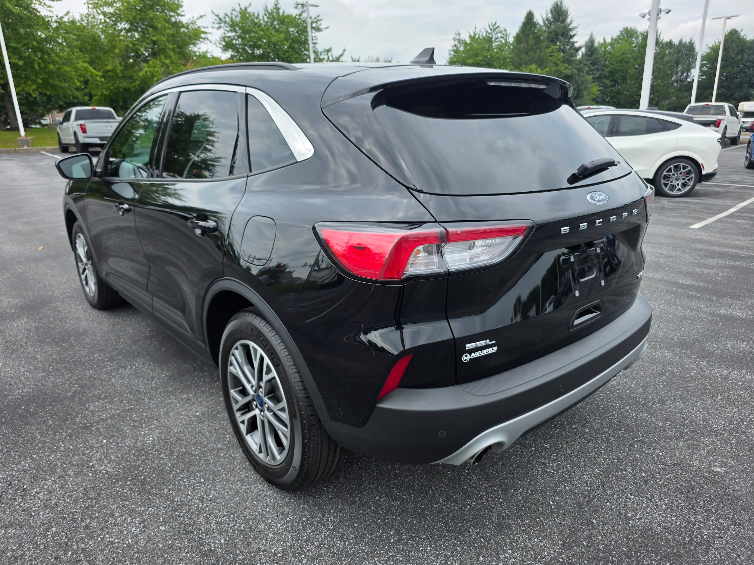Certified 2022 Ford Escape SEL AWD/4WD image 3