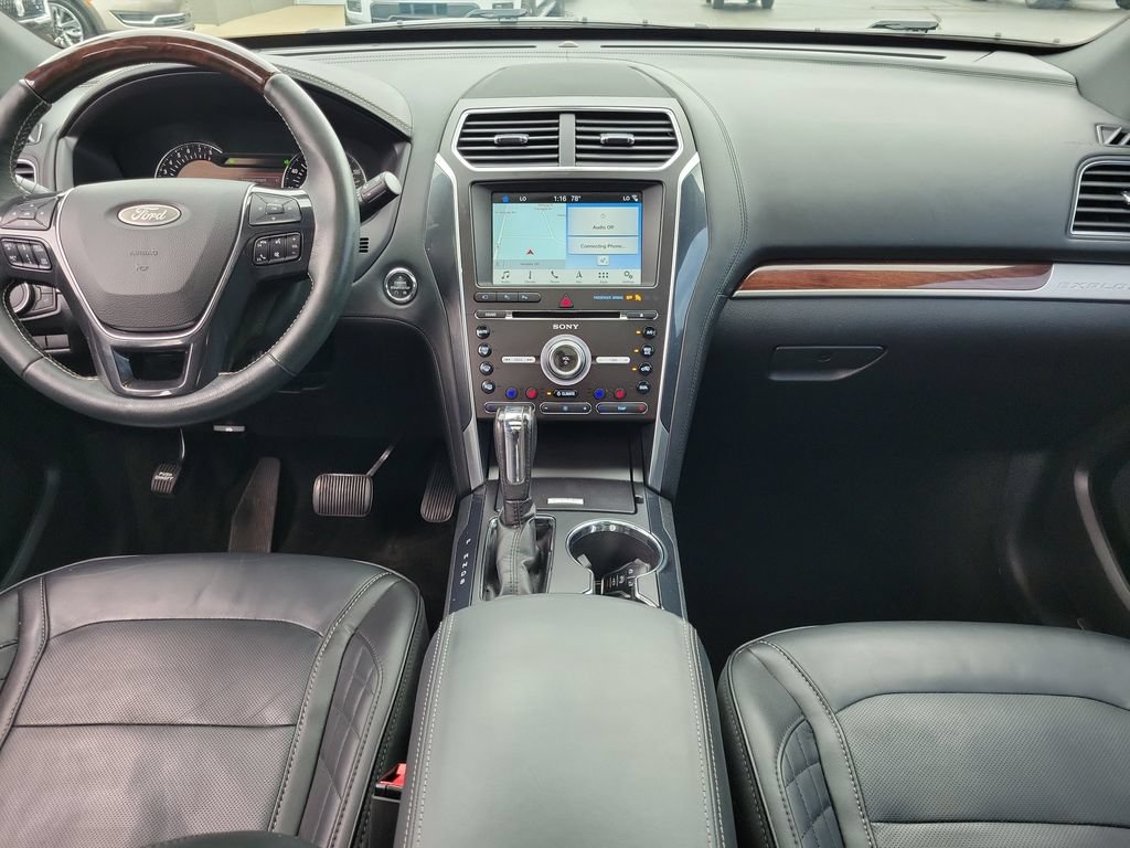 Certified 2017 Ford Explorer Platinum AWD/4WD image 11